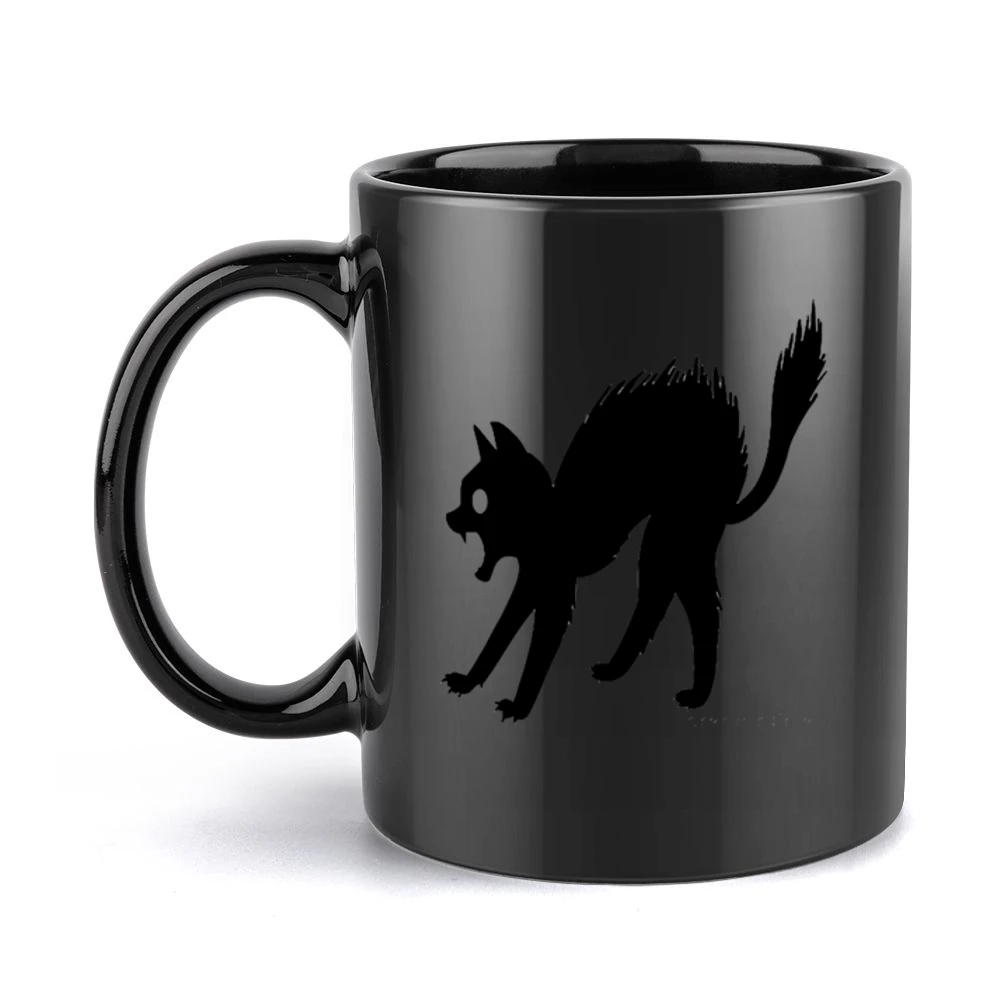 Black cat scared funny Black Mug