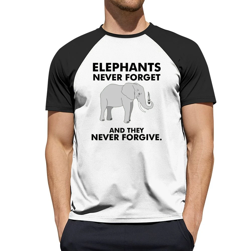 Funny elephan with knife - they never forget and they never forgive T Men Short Sleeve T-Shirt